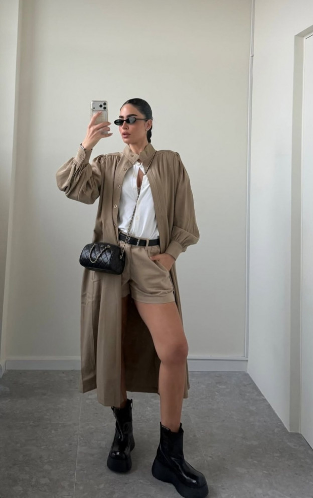 מה לובשים בימים האלה? (צילום: SAPIR AVISROR אינסטגרם)