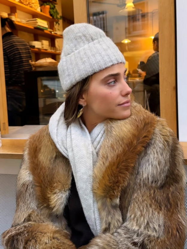 קפה לפריז להציג לנו את הלוקים לחורף שתיכף בא אלינו גם (צילום: Rotem Sela אינסטגרם)