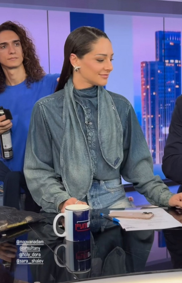 הצווארון צעיף מגיע מובנה (צילום: maayanadam אינסטגרם)