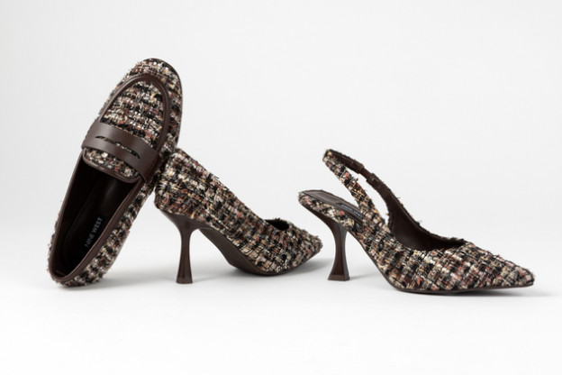 ויש גם עם עקבים למי שצריכה מראה יותר מחויט (צילום: יחצ)