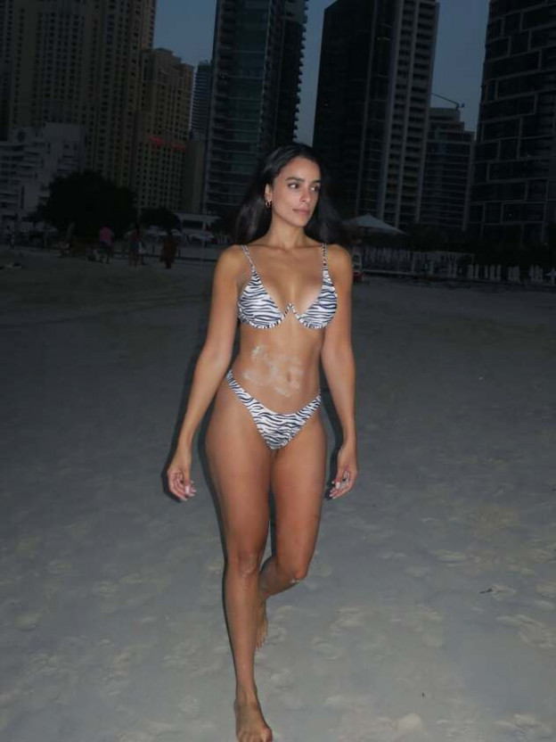 אי אפשר בלי צמד המילים דובאי וביקיני (צילום: ortalamar אינסטגרם)