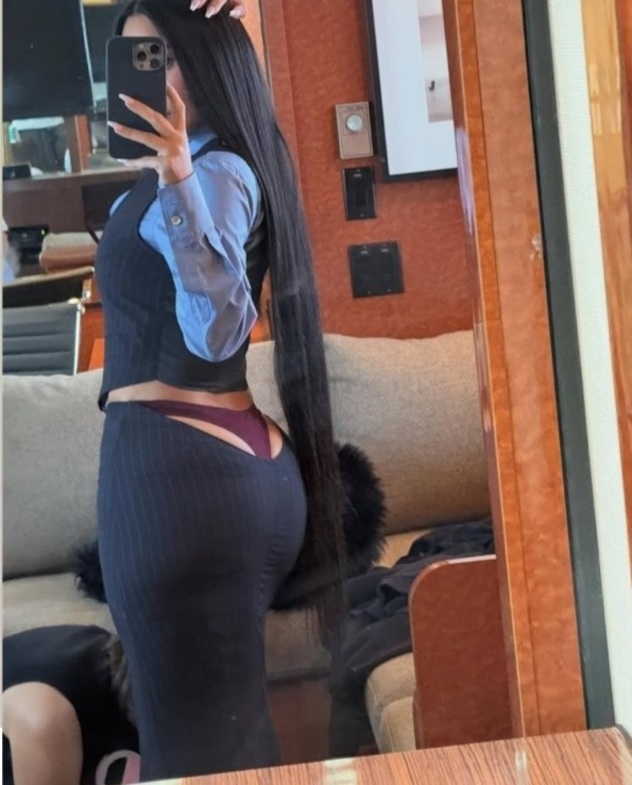 קים והחוטיני (צילום: אינסטגרם, kimkardashian)