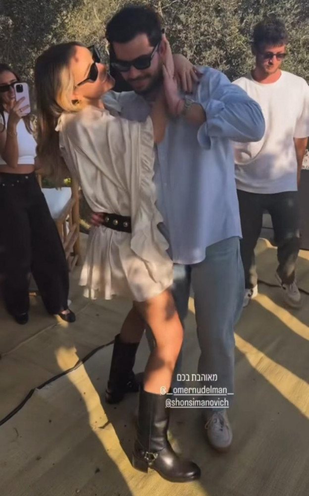 בשילוב עם המגפיים זה בול (צילום: Omer Nudelman אינסטגרם)