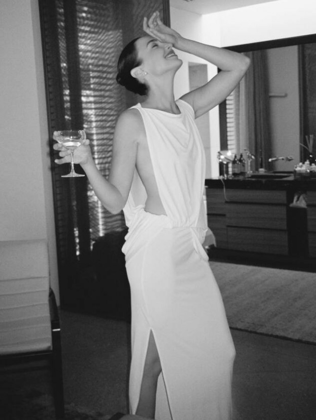 גל גדות ושמלת האומץ (צילום: Gal Gadot אינסטגרם)