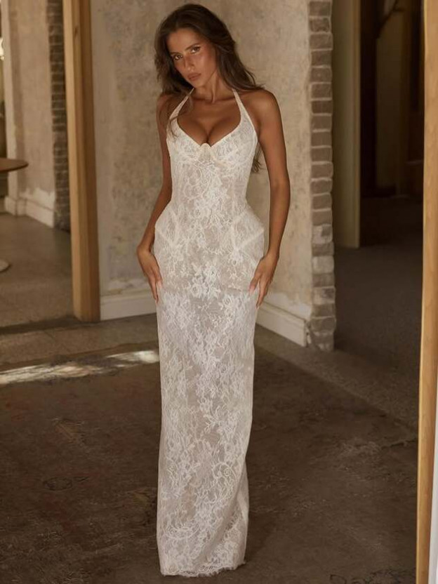 שמלה שנייה. יותר נועזת אבל עדיין קלאסית  (צילום: Oria Azran אינסטגרם)