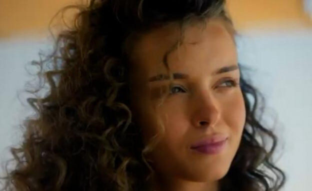 אנה בתלתלים (צילום:  מתוך "רצח בים המלח", קשת 12)