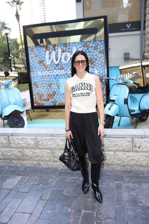 קורין גדעון בהשקת מיצג הענק של תיק המשלוחים של וולט (צילום: אור גפן)