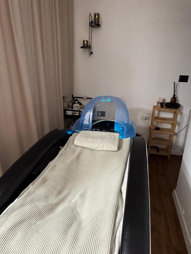 במספרת המלון