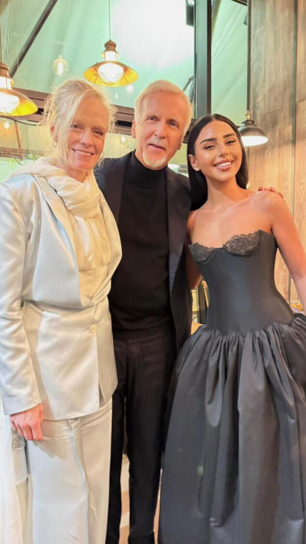 לצד הבמאי הנחשב ג׳יימס קמרון (צילום: Aline Cohen אינסטגרם)