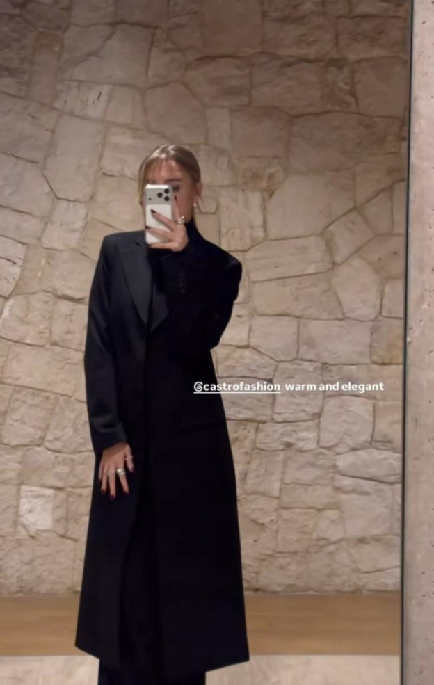 בחורה אחראית לא יוצאת בקור הזה בלי מעיל מחמם (צילום: אינסטגרם Omer Nudelman)