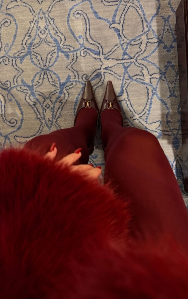 נשמח לנעליים (צילום: אינסטגרם Adel abed bespalov)