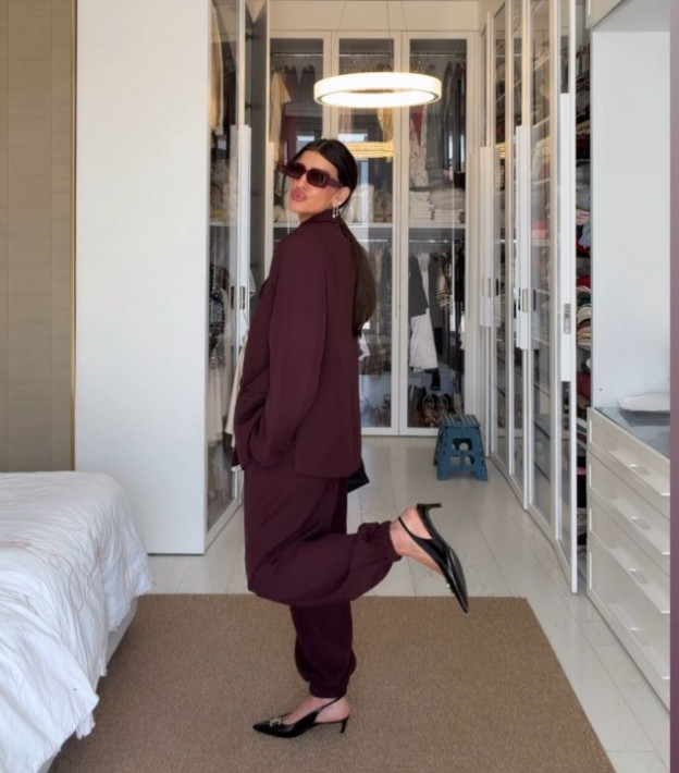 נעלי הסלין שמרימות את הלוק  (צילום: Einav Booblil | עינב בובליל אינסטגרם)