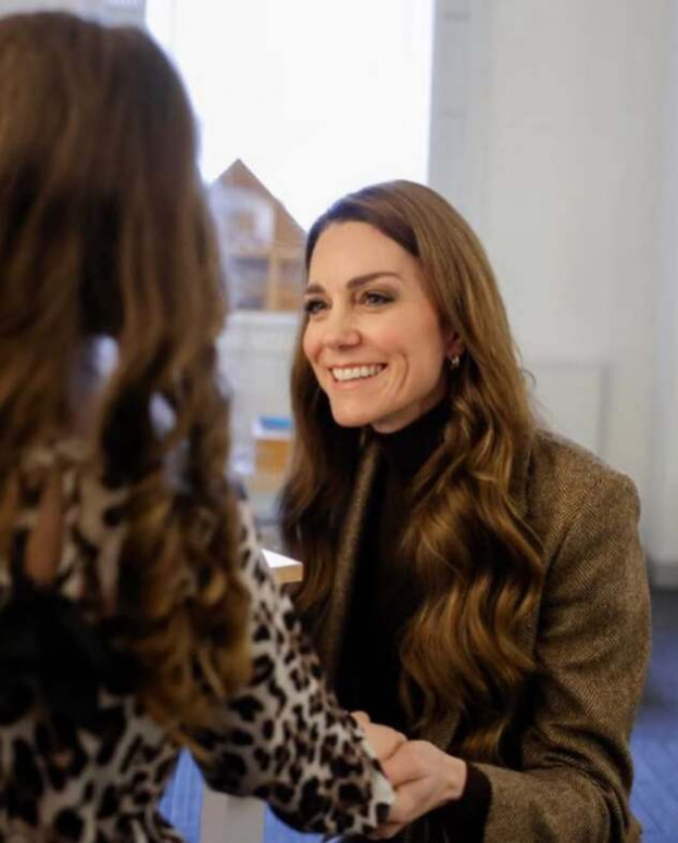 אבל מכל הלוק הזה הכי יפה  זה השיער שלה   (צילום: royalfashionpolice אינסטגרם)