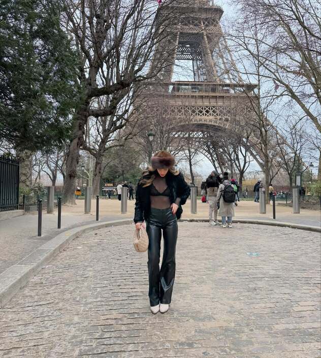 כמו תיירת טובה (צילום: אינסטגרם, malkovtaylor)