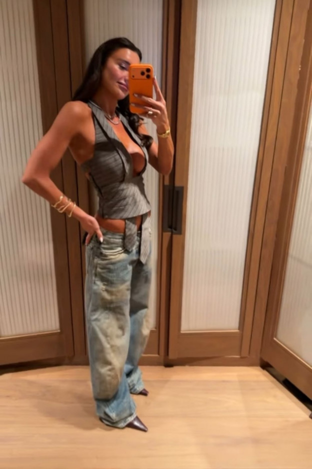 לקחה את טרנד העניבה צעד אחד קדימה (צילום: Adel abed bespalov אינסטגרם)