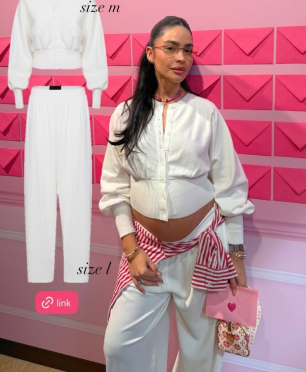 עפנו על החולצה הקשורה בצד (צילום: SAPIR AVISROR אינסטגרם)