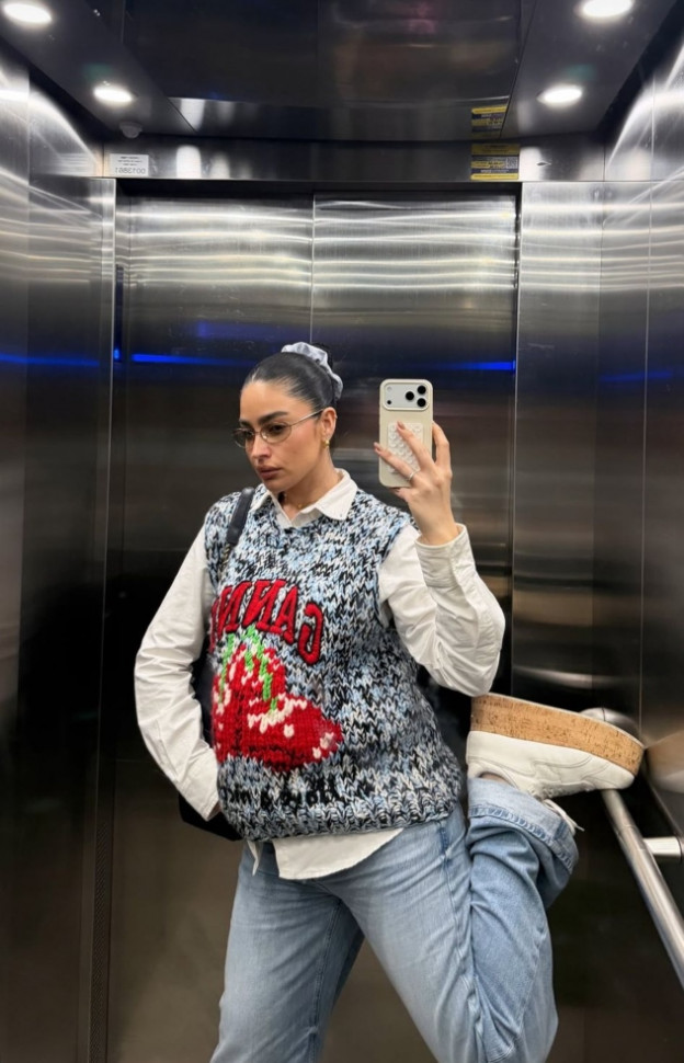 לוק שהוא בין חורף לקיץ (צילום: SAPIR AVISROR אינסטגרם)