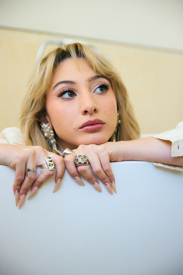 טוטאל-לוק: וינטג', אוסף פרטי (צילום: טל חמדי)