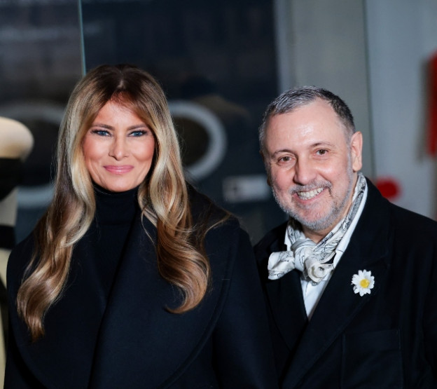 שמלה בעיצובו של הסטייליסט הצמוד הרווה פייר (צילום: Anna Moneymaker לגטי אימג'ס)