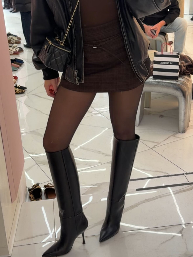 אי אפשר לחזור מרומא בלי מגפיים (צילום: malkovtaylor אינסטגרם)