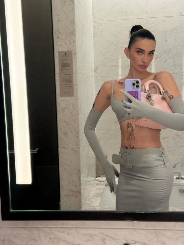 פרידה עוזיאל. לוק שאי אפשר להישאר אליו אדישים (צילום: friduchka אינסטגרם)