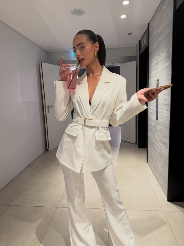 לוק שבאמת מתאים לכל אירוע (צילום: Yael Shelbia אינסטגרם)