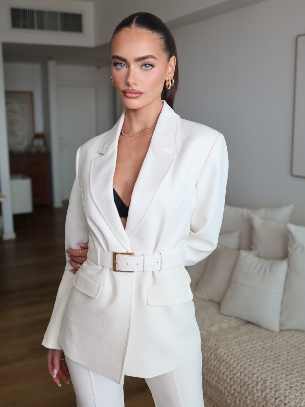 יעל שלביה הולכת על חגיגי ב"מועדון לילה" (צילום: Yael Shelbia אינסטגרם)