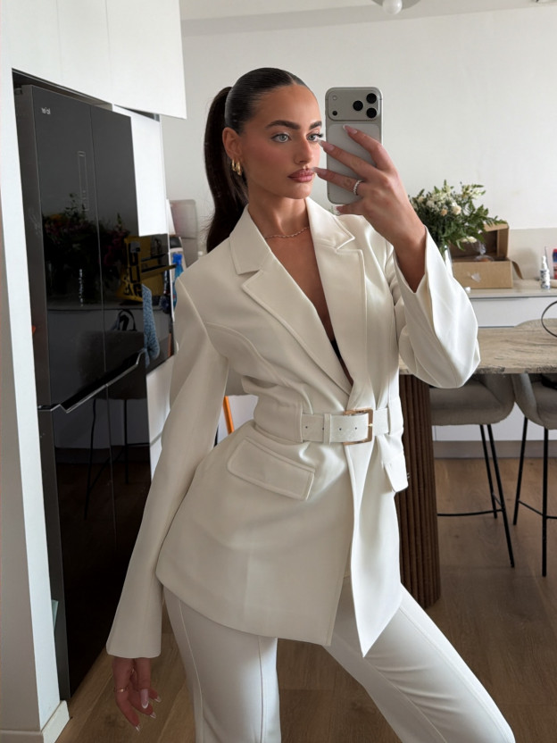 הסוף לשמלות החג? (צילום: Yael Shelbia אינסטגרם)