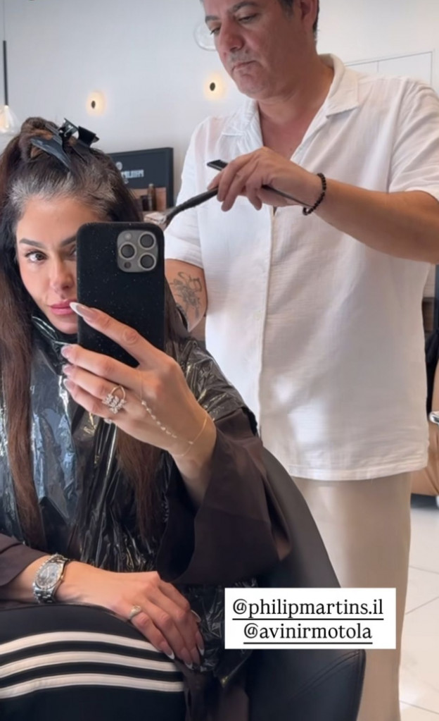 הבהירה את השיער כדי שיתמזג עם האפור שבשורש (צילום: Naama Kasry אינסטגרם)