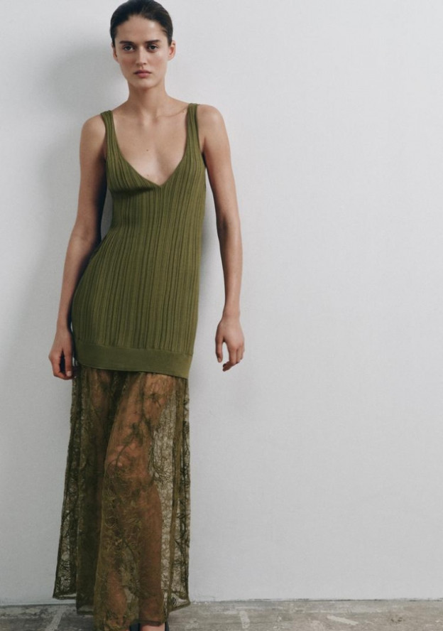 שמלת סריג עם תחרה, 329 שקלים (צילום: zara.com)