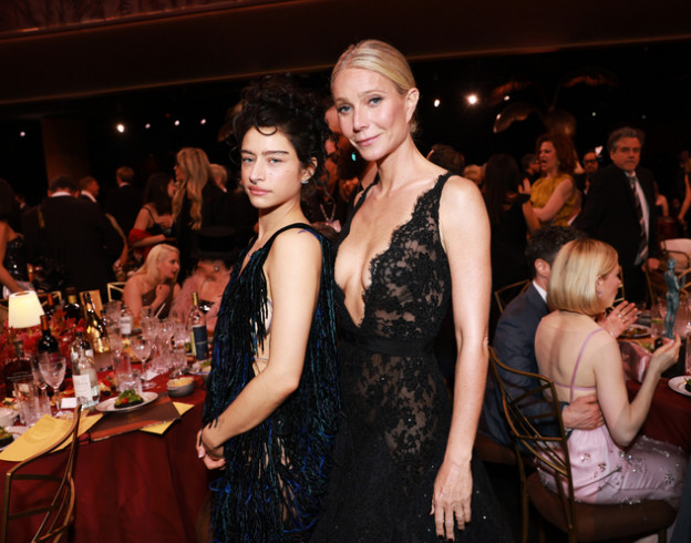 עם הקולגה לסרט אודסה אצ'יון (צילום: Matt Winkelmeyer לגטי אימג'ס)