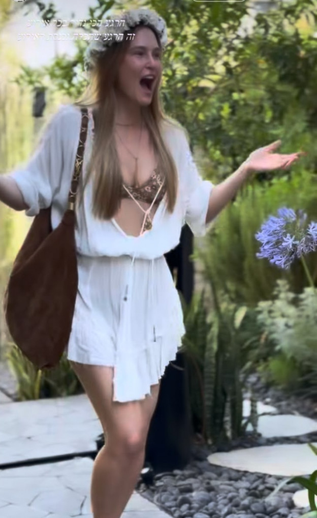 מגיעה ולא מאמינה שזה קורה לה (צילום: Bar Refaeli אינסטגרם)