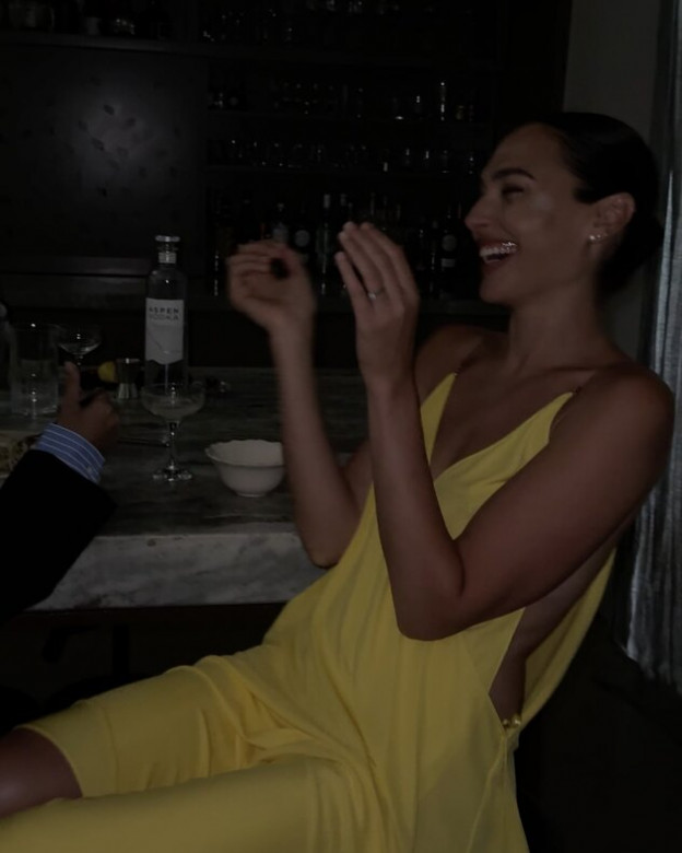 ניכר שהיא מרגישה איתה מאד בנח (צילום: Gal Gadot אינסטגרם)