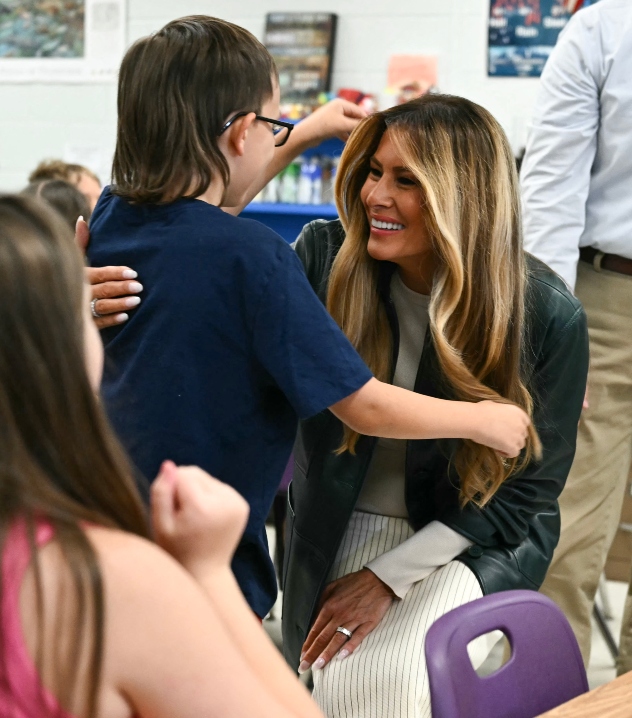 זה גוון מושלם למזג אוויר סגרירי (צילום:  Kent NISHIMURA / POOL / AFP)