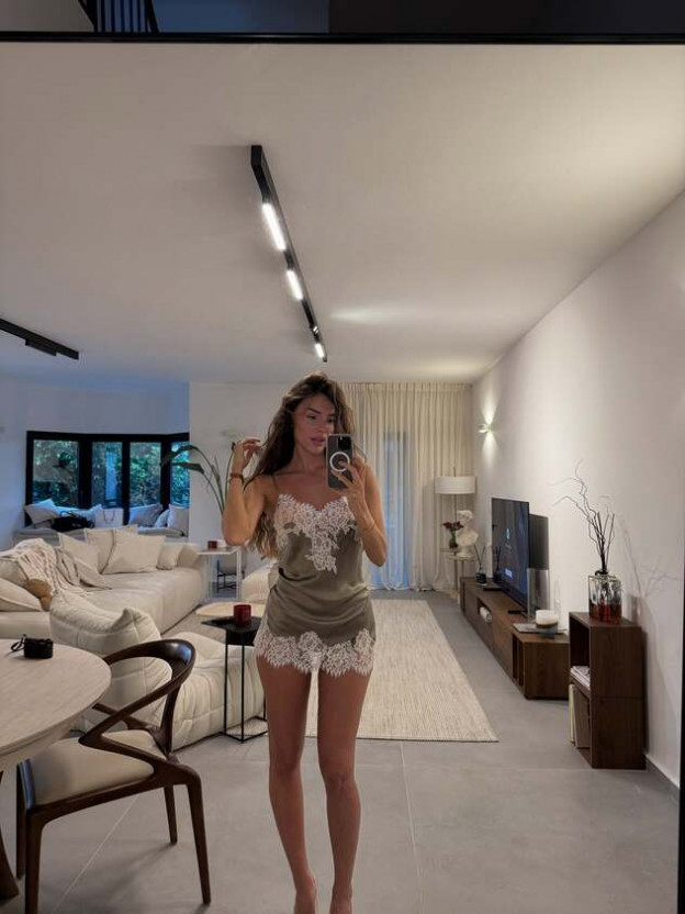 הנעליים גמרו אותנו (צילום: dianschwartz אינסטגרם)