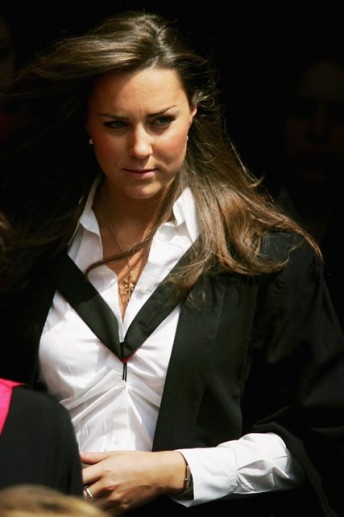קייט מידלטון בסיום הלימודים באוניברסיטה בשנת 2005
