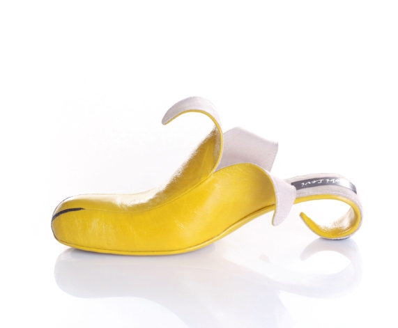 נעלי בננה של קובי לוי | צילום: יחצ