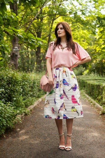 chicwish-midi-skirt-with-birds-zara-pink-tee-banggood-necklace-river-island-pink-bag-viktoirya-sener-turkish-ukranian-fashion-blogger-tiebow-tie-blog