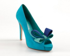 חמישה פריטים מנצחים: נעלי עקב צבעוניות