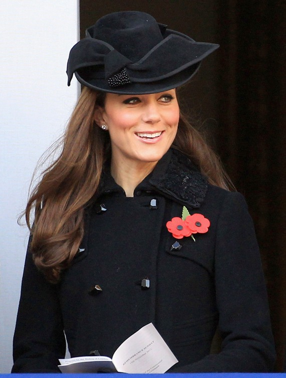 קייט מידלטון עם כובע, נובמבר 2011 | צילום: גטי אימג'ס