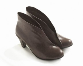 נעליים של "אחת אחת" מיריד "זוגות" במתנה