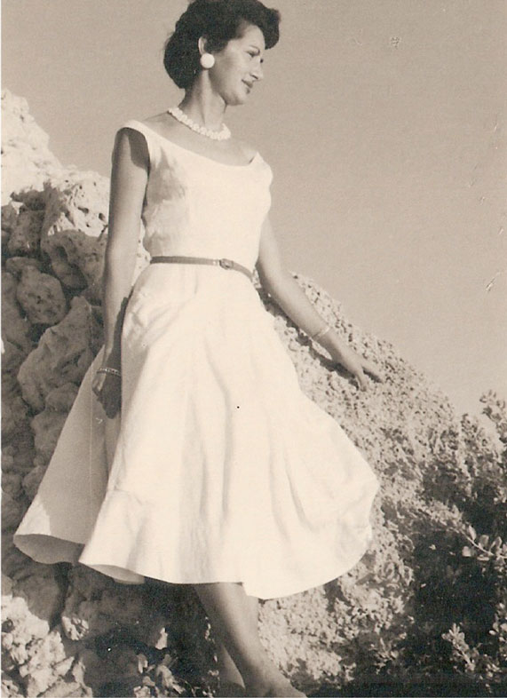 רות רבינוביץ', שנות ה-50 בתל אביב